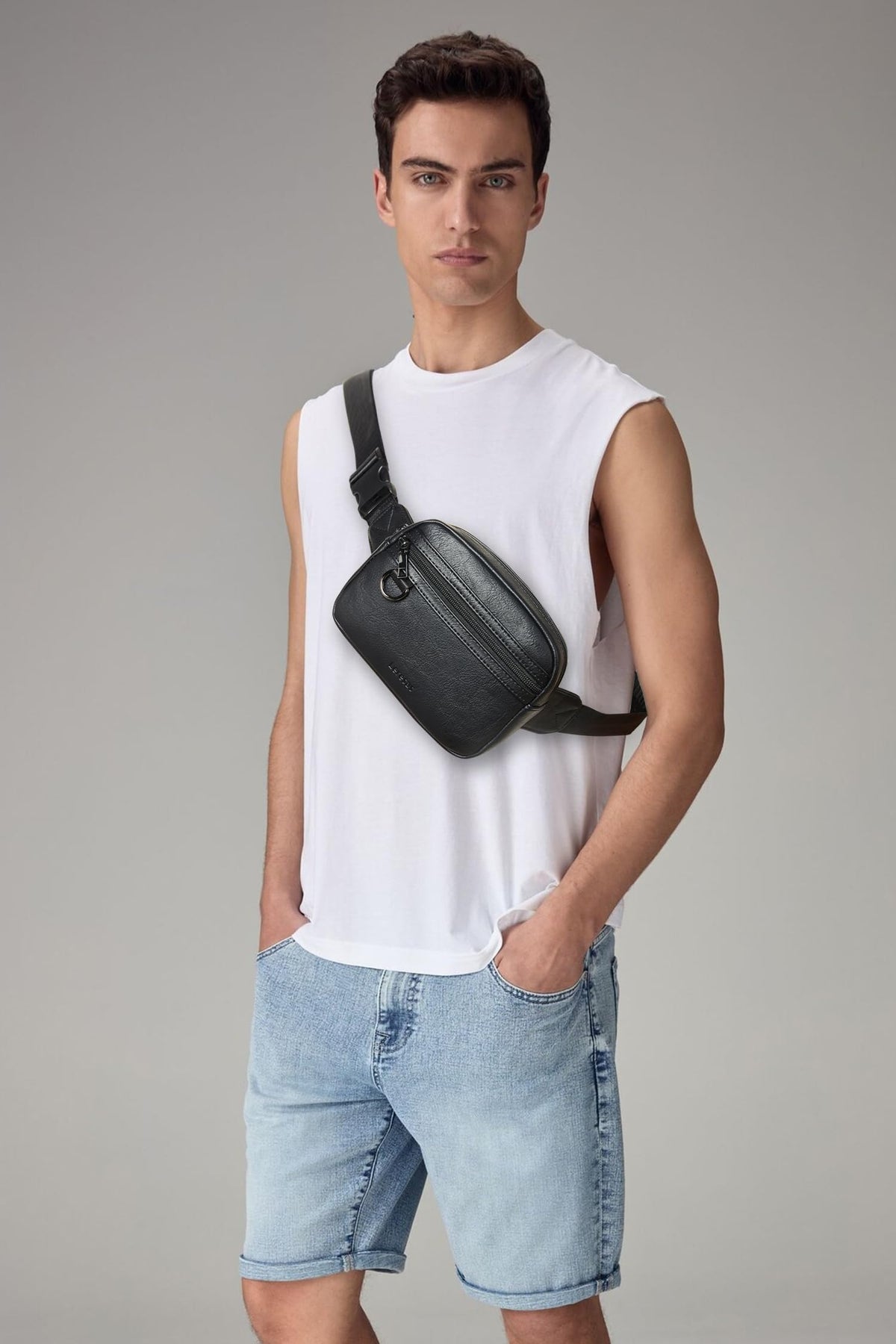 Leresas 2L Fanny Packs for Women Men Corss Body Belt Bag Waist Pack Vegan Leather Trendy Travel Cycling Waterproof Black