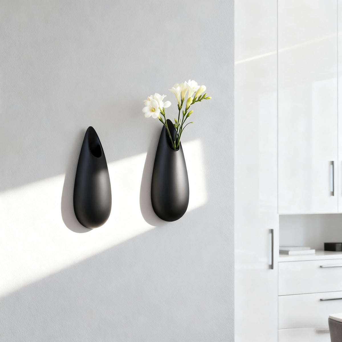 DOCFLVAS Sculptural Wall Ceramic Vase — 2 Pack Black Hanging Sconce Vase | Turn Flowers into Art — Decorative Ceramic Wall Sconce for Single Stem Displays
