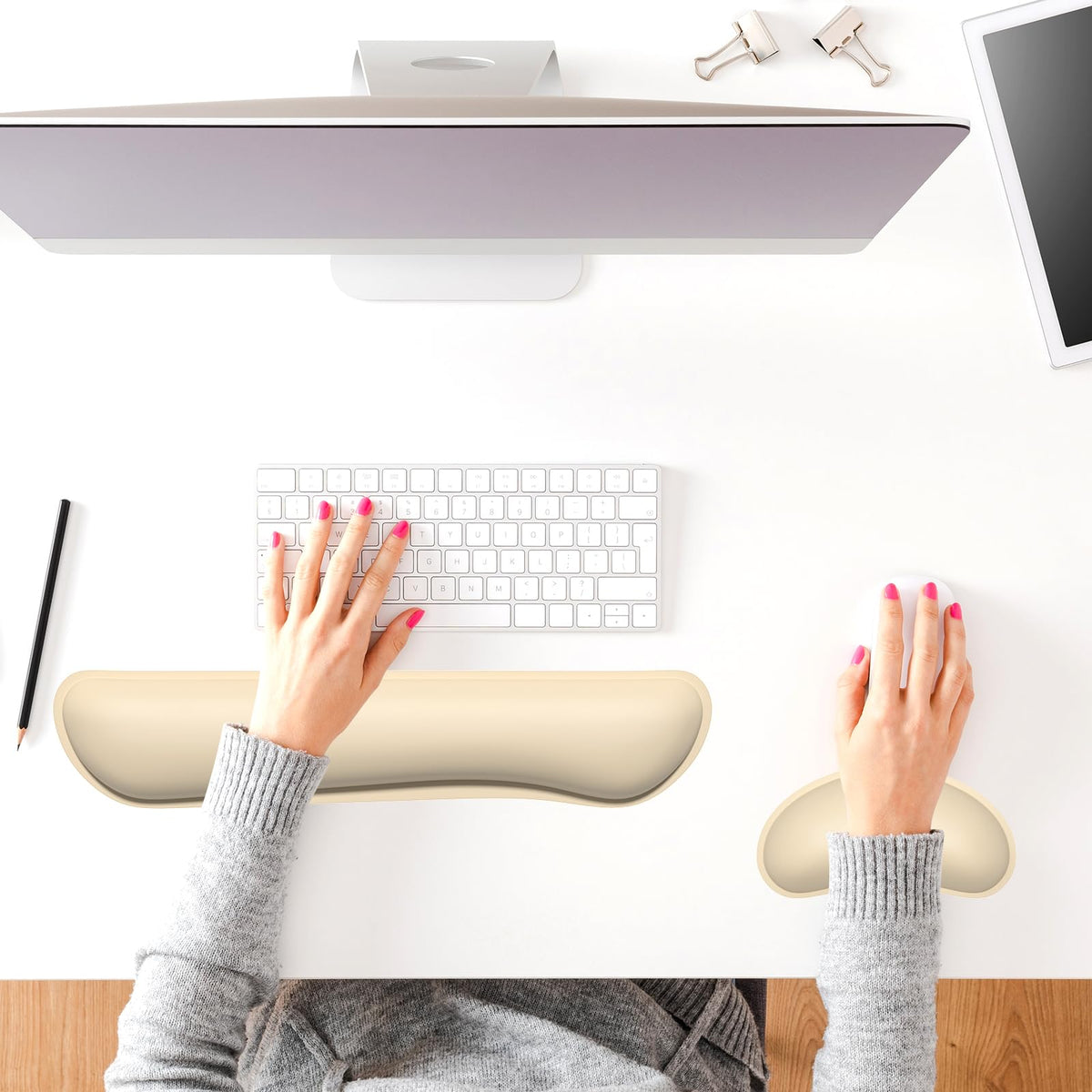 Dapesuom Keyboard Wrist Rest Set, Cute PU Leather Wrist Cushion for Computer Keyboard and Mousepad, Memory Foam Mouse Pad Rests Support with Non-Slip Base for Typing Pain Relief Laptop, Colonial White