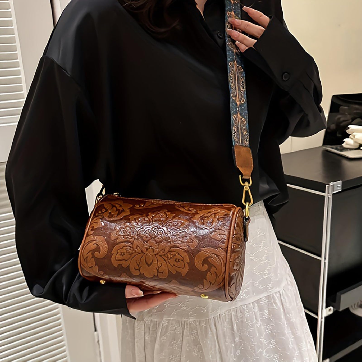 KJDFHNB Small Western Crossbody Bag for Women Trendy Wide Strap Shoulder Bags Design Floral Shoulder Cluth Purse Bag and Handbag (brown)