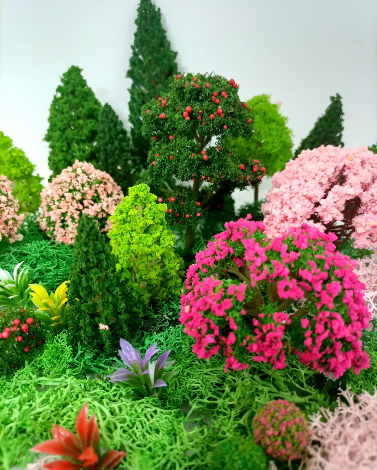 QuarenDen Mixed Model Trees, Model Train Scenery, 37Pcs, Miniature Trees with Moss for Building Model, Natural Green Landscape, Railroad Scenery