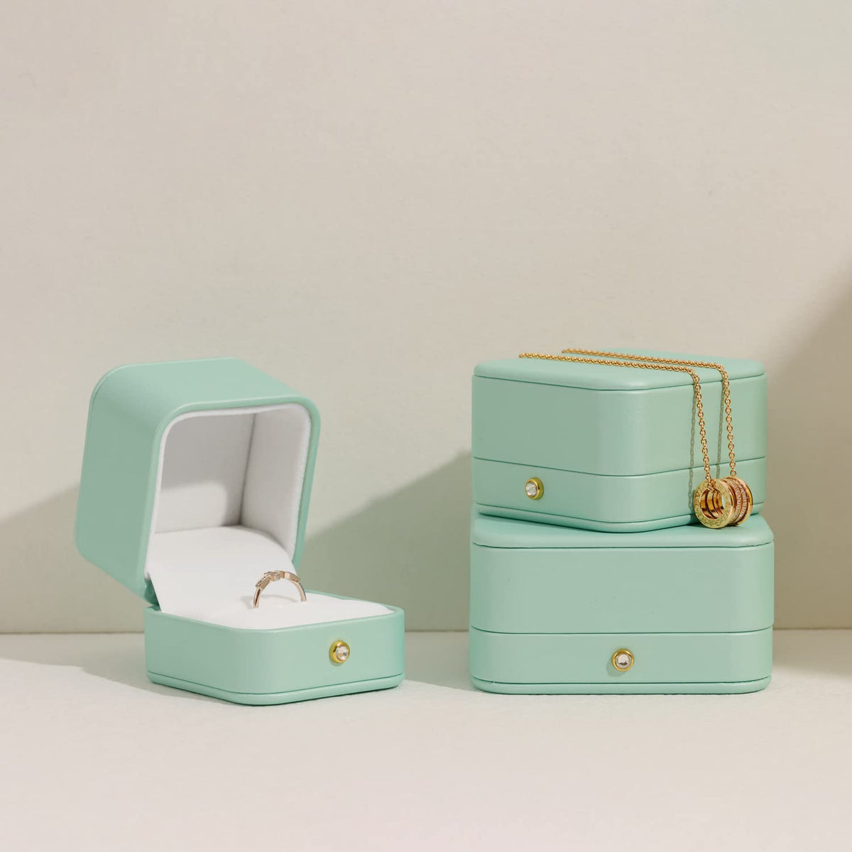 Oirlv Gorgeous Mint Green Ring Box Leather Engagement Ring Case Jewelry Gift Box for Wedding Proposal Velvet Interior
