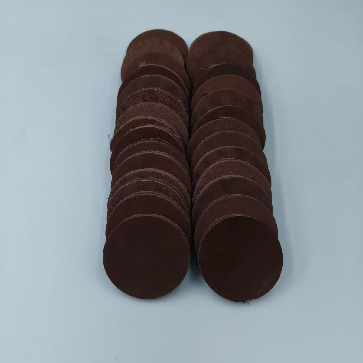 YiJiaXiang 40mm Diameter Round Sliced Genuine Leather, 3-5mm Thick Natural Leather, Suitable for Stamping pad Leather Cutting Pieces, Embossing Making Process (Coffee Color 30 Pieces)