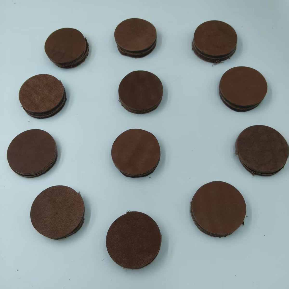 YiJiaXiang 40mm Diameter Round Sliced Genuine Leather, 3-5mm Thick Natural Leather, Suitable for Stamping pad Leather Cutting Pieces, Embossing Making Process (Coffee Color 30 Pieces)