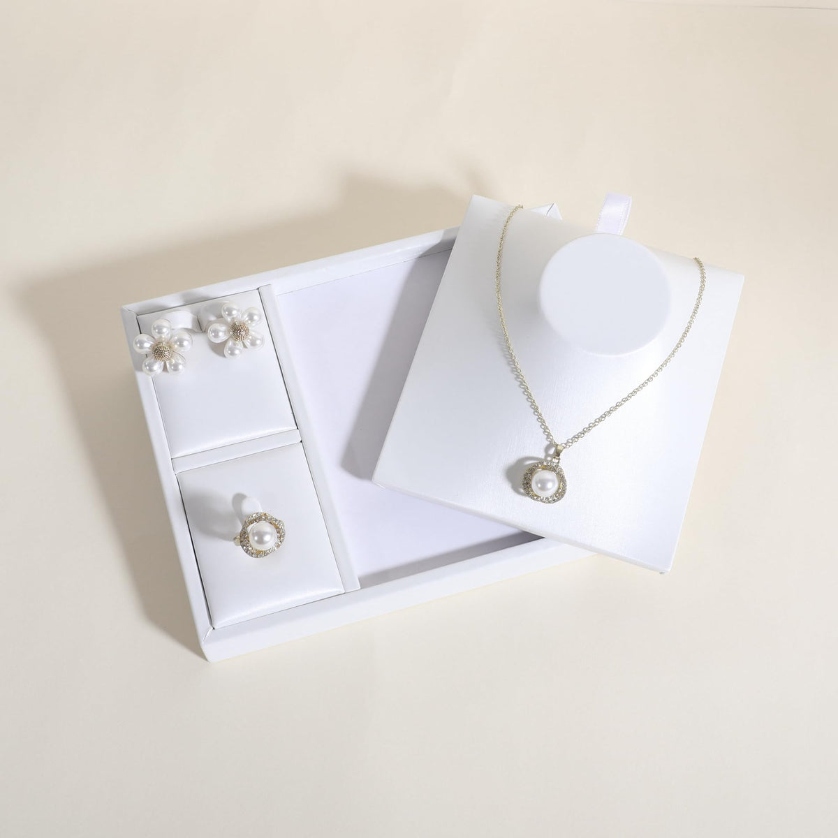 GemeShou White Jewelry Display Tray for jewelry selling, PU leather Necklace Holder Earring Display Stand, Jewelry organizer storage holder for boutique store【Jewelry display set】