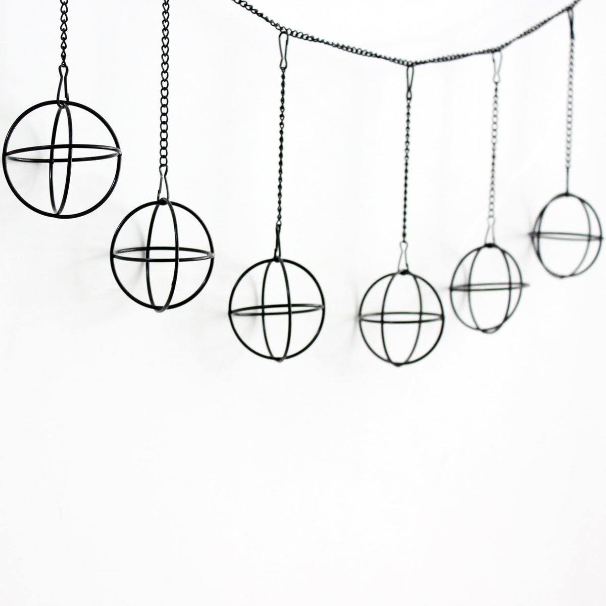 libproqia 6 Set Air Plants Hanging Holders Black Metal Himmeli Decor Modern Geometric Airplants Planter Air Fern Plants Hanger for for Home for Plant Lovers
