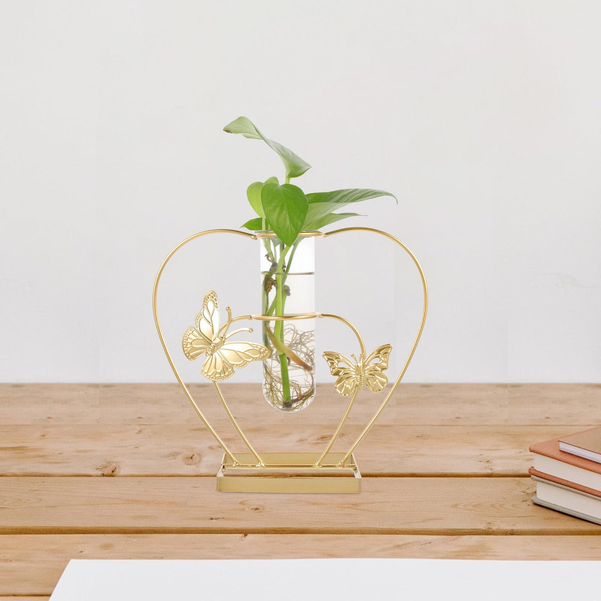HOMSFOU Metal Framed Hydroponic Flower Vase Butterfly Pattern, Heart-Shaped Glass Plant Terrarium, Creative Home Décor for Living Room and Wedding Centerpieces