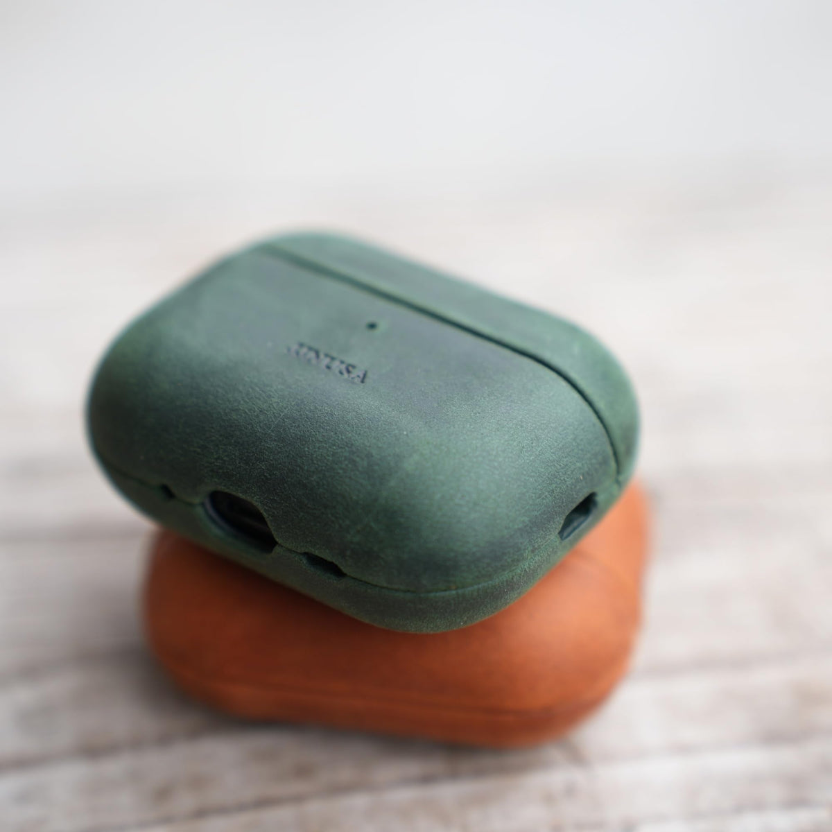 Handcrafted Crazy Horse Unique Leather Case for AirPods Pro 3rd Gen (2025), Vintage Aesthetic, Two-Tone Effect,Compatible with MagSafe, Compatible with Airpods Pro 3 Green