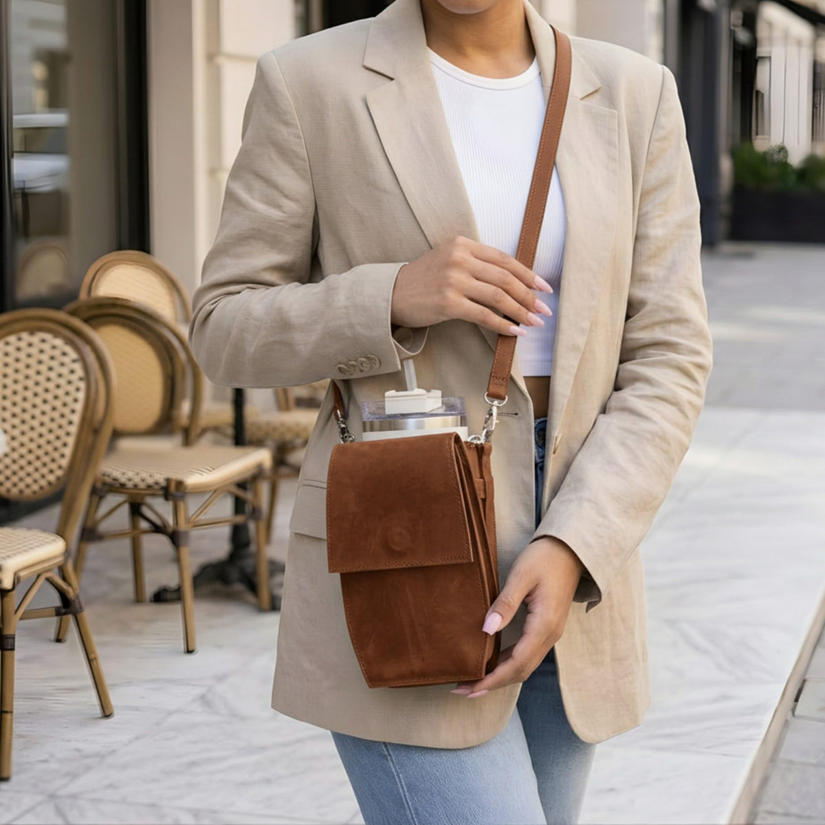Leather Crossbody Bottle Bag – Genuine Leather Water Bottle Holder with Adjustable Strap, Slim Travel Drink Carrier Pouch for Walking, Hiking & Festivals (Bottle Not Included), Warm Brown