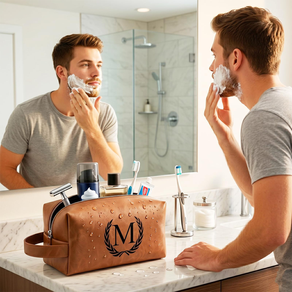 XUMGCUTM Personalized Leather Toiletry Travel Bag for Men Custom Christmas Birthday Gifts for Men Groomsmen Dad Husband Boyfriend Engraved Initial Waterproof Shaving Bags(B, Light Brown)