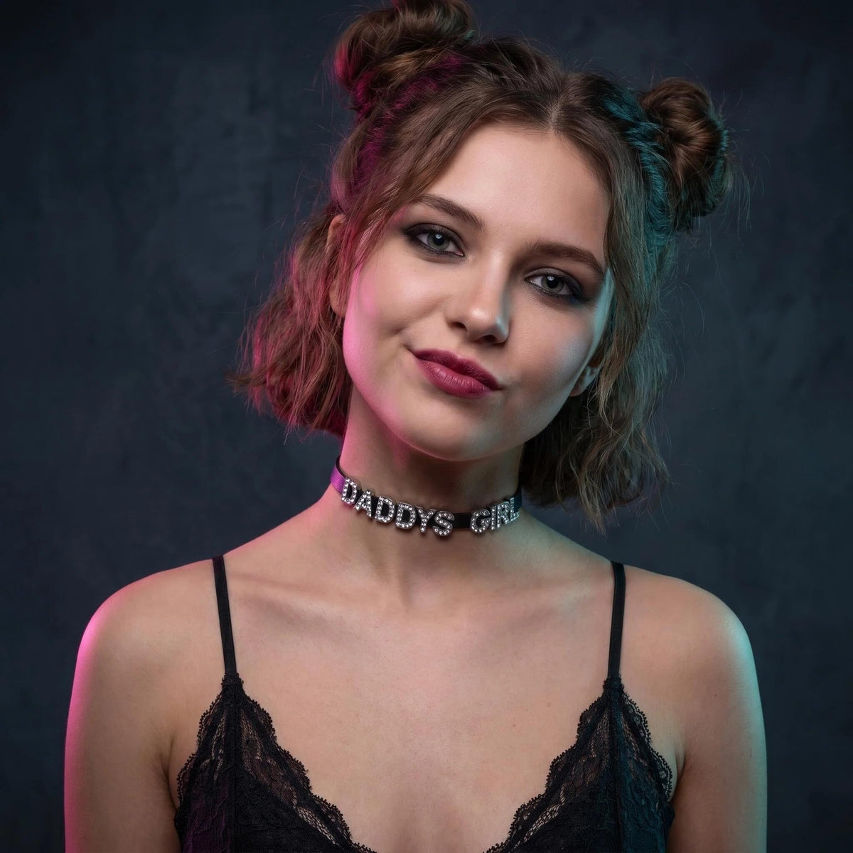GlitterWe 2Pcs Daddy's Choker For Dating,Gothic Love Heart Leather Choker Necklace for Women,Punk Studded Rivet PU Collar Necklace With Spikes,Black Adjustable Letters Jewelry with Chain For Halloween Valentine's Day