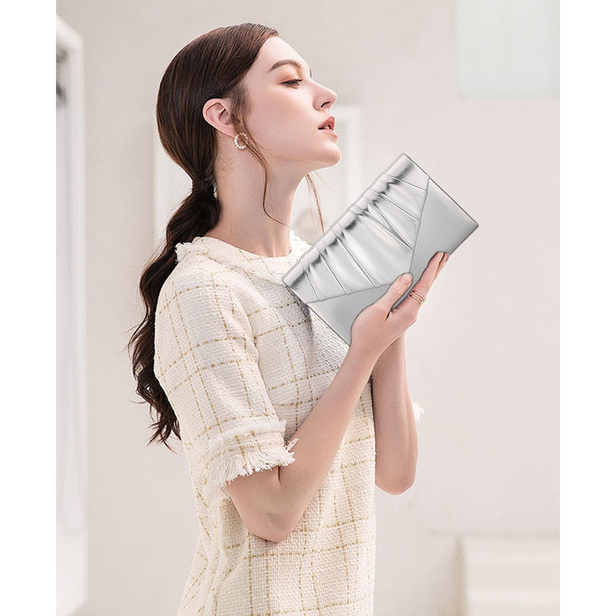Venoline Women Evening Clutch Purse - Shimmering Metallic PU Leather Pleated Flap Envelope Handbag for Wedding Prom Party Silver