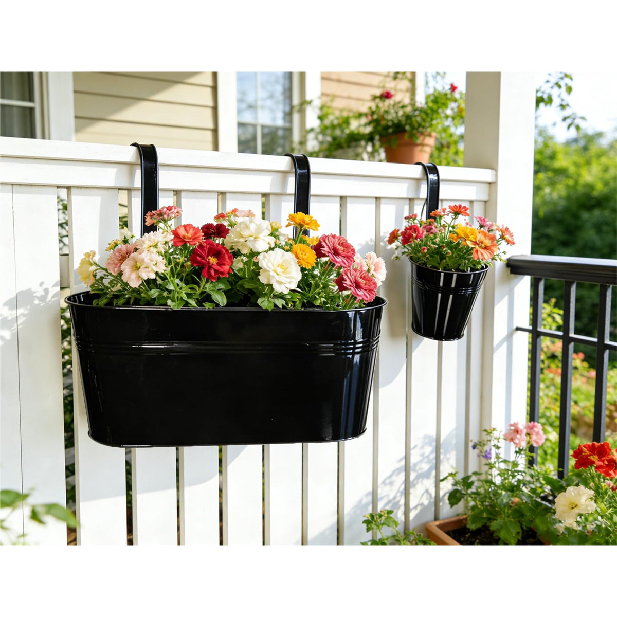 Joyfernal Set of 4 Outdoor Metal Railing Planters Box - 2 Pcs 5.12" Round Balcony Hanging Planter & 2 Pcs 17" Oval Fence Pot with Detachable Hooks Drainage, Black