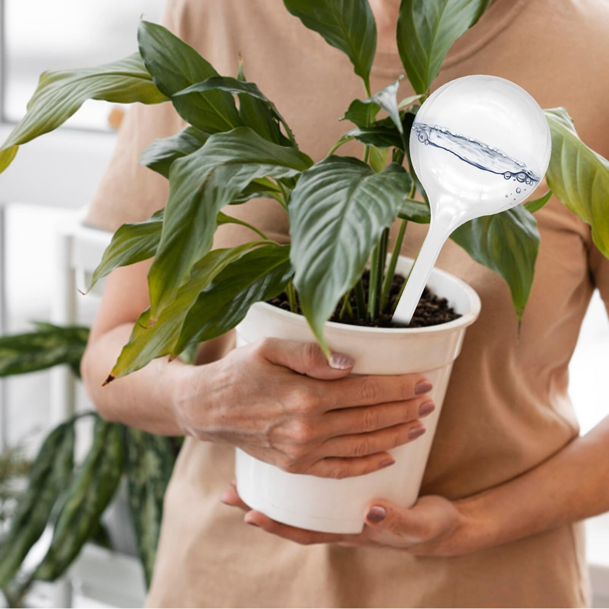 Hdagbnn 18 PCS Plant Watering Globes,Clear Plastic Watering Bulbs,Self Watering Planter,Flower Automatic Watering Device for Flowerpot,Plants Indoor,Outdoor,Home Garden(Large,Medium,Small)