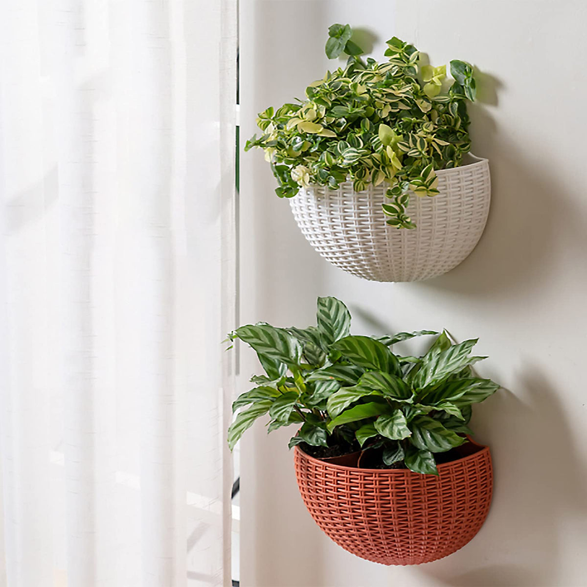 Hanging Planter Pot, Wall and Railing Hanging Planters with S Hooks, Half Round Imitation Rattan European Style Wall Flowerpot Rustic Decorative Flower Basket for Home Balcony(#2pcs 26 * 20cm Khaki)