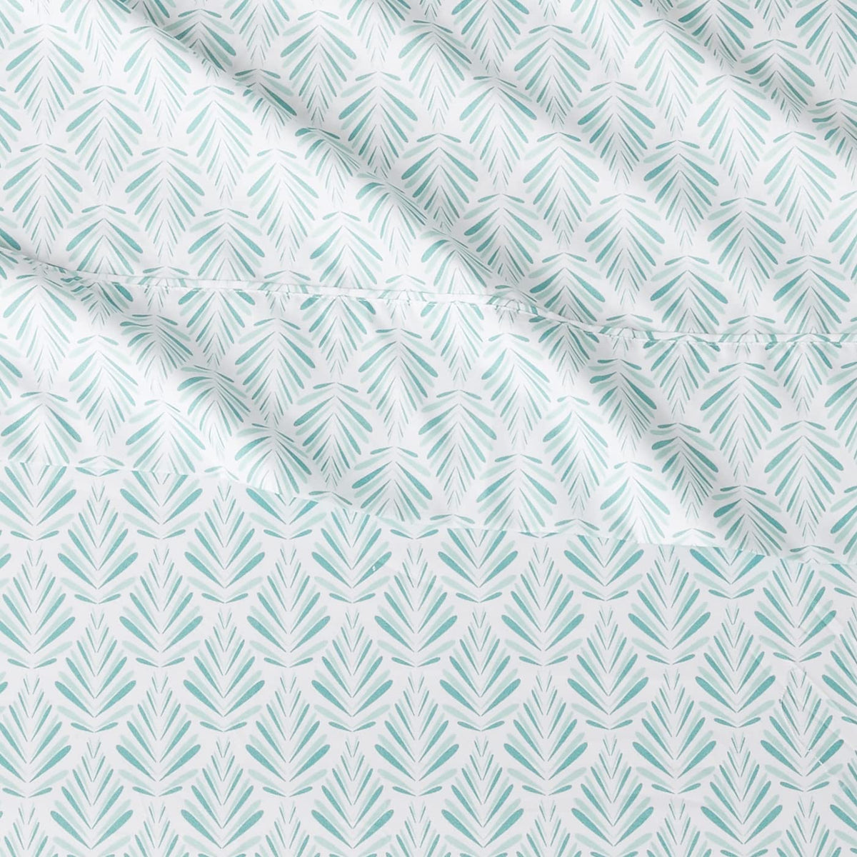 Amazon Basics Lightweight Breathable Wrinkle Resistant Brushed Microfiber 3-Piece Bed Sheet Set with 14-Inch Deep Pockets, Twin, Aqua Fern, Floral Bedding