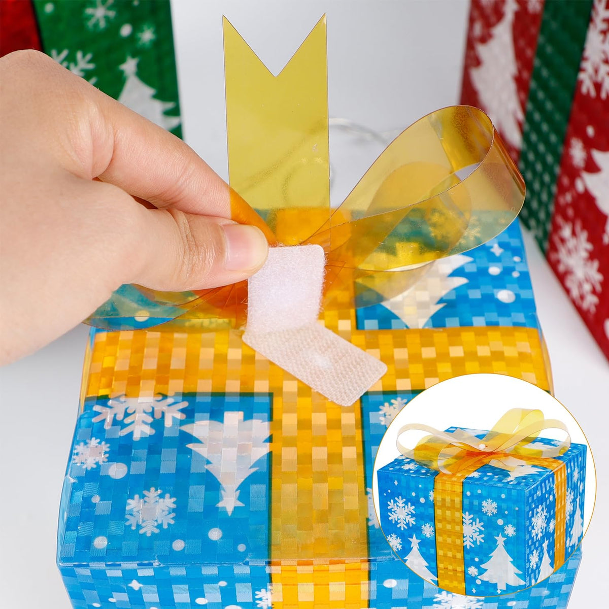 GUOOU Set of 3 Lighted Gift Boxes Christmas Decorations, 60 LED Lighted Snowflake Christmas Tree Present Boxes, Christmas Home Gift Box Decorations