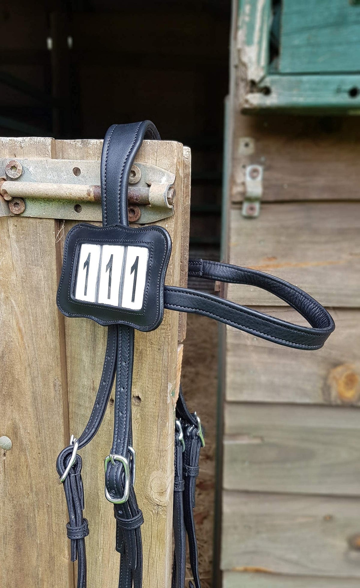 Echo Beach Equestrian Genuine Leather Number Holder Pair for Bridle or Saddle Pad. 3 Digit Easy Change Numbers. Built in Clip for Secure Attachment. 2 Number Holders Included