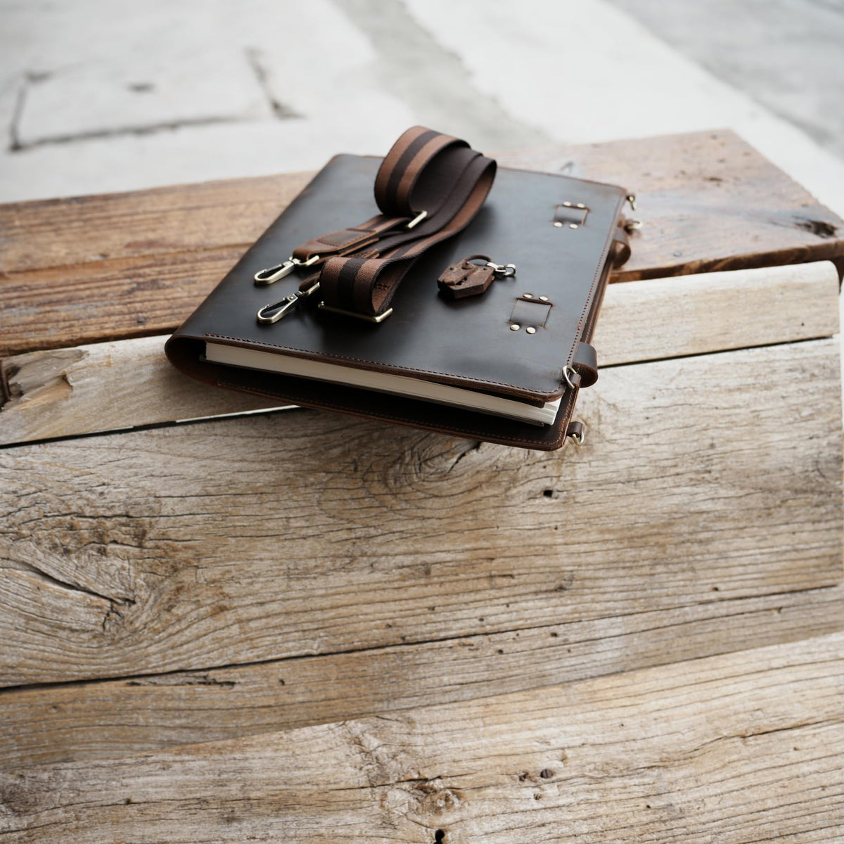 Handmade Leather Sketchbook Cover, Leather Artist Sketch Pad Cover for 9" x 12" Sketchbook, Drawing Book and Pencil Case, Journal Notebook Portfolio, Artis Drawing Gifts (darkbrown)