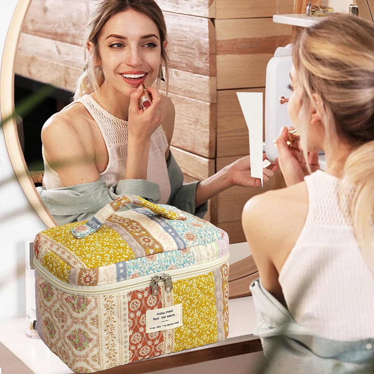 AMULOKRU Large Makeup Bag, Cute Cosmetic Bags for Women, Floral Quilted Makeup Bag, Coquette Aesthetic Toiletry Bag,Travel Makeup Organizer Bags