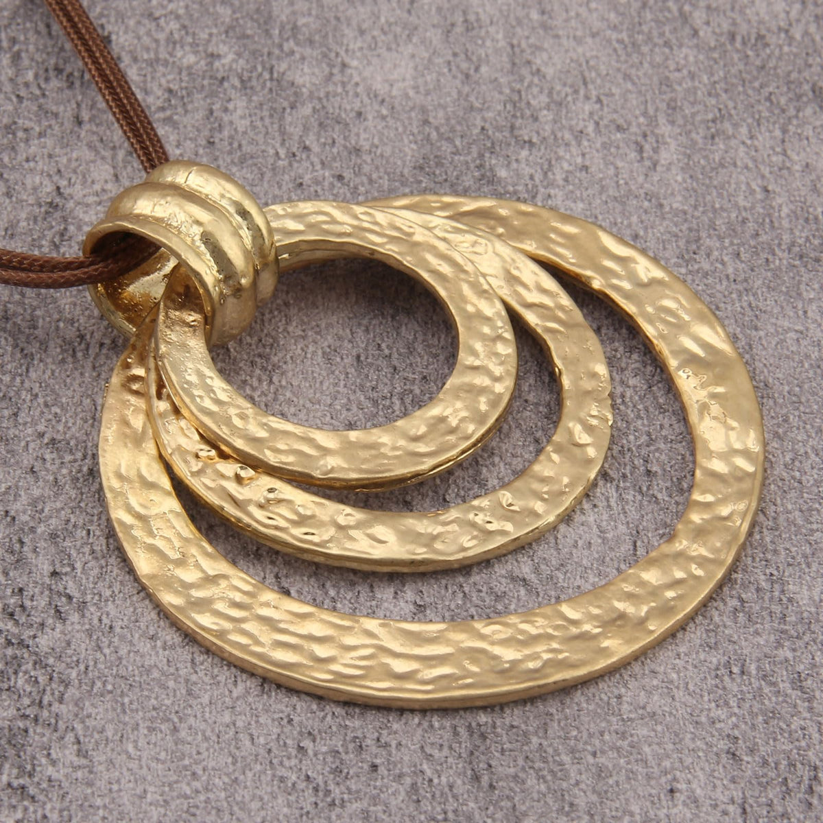 Bjesinmo Vintage Necklace for Women Long Leather Chain Necklace with Large Round Ring Statement Necklaces Hippie Jewelry