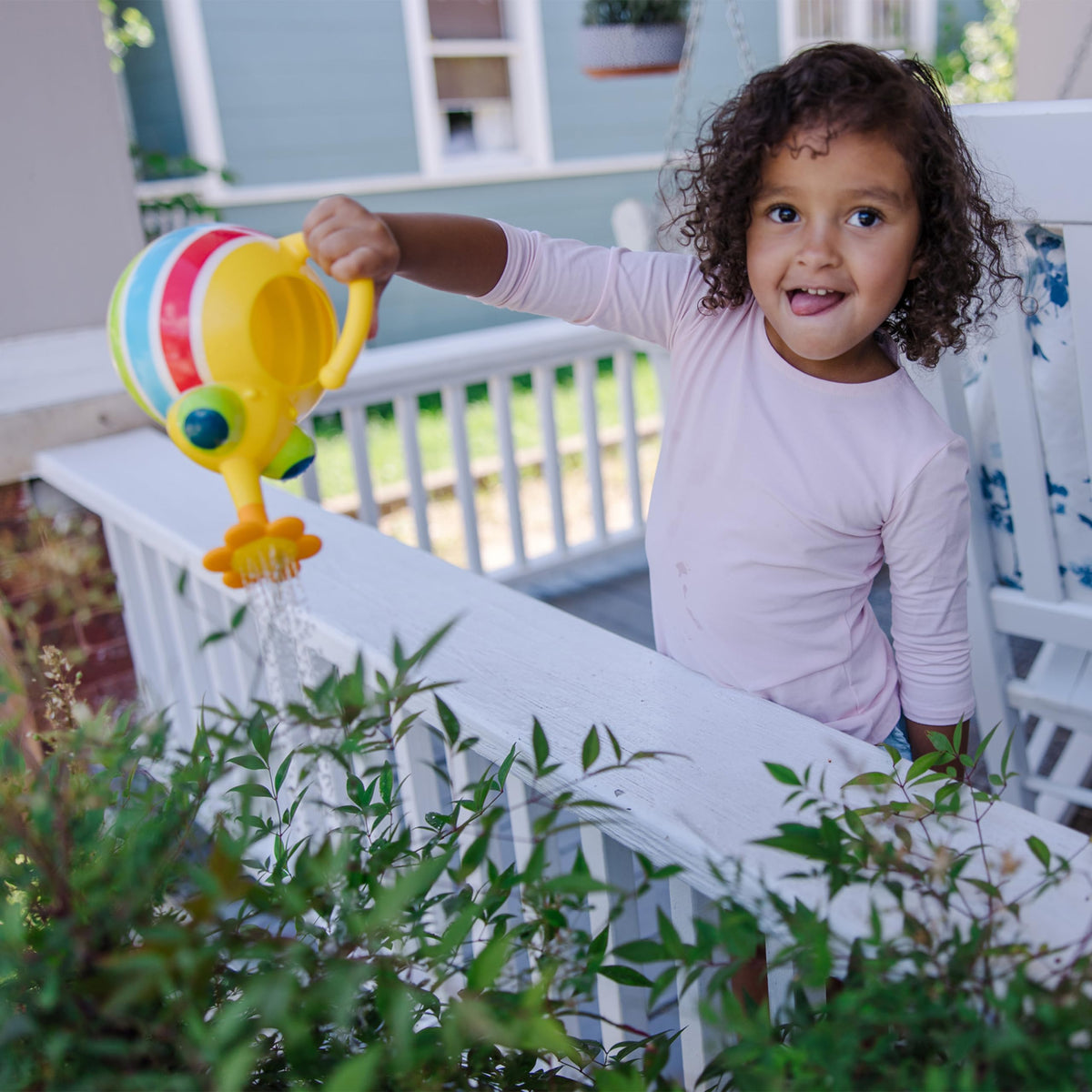 Melissa & Doug Sunny Patch Giddy Buggy Watering Can with Flower-Shaped Spout