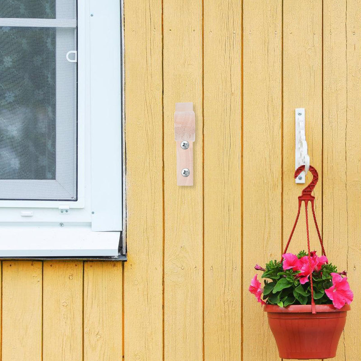 SHINYPASING 2pcs Wooden Wall Plant Hooks for Indoor Outdoor Hanging Planters Wind Chime Brackets Decorative Flower Pot Hangers Garden Balcony Storage