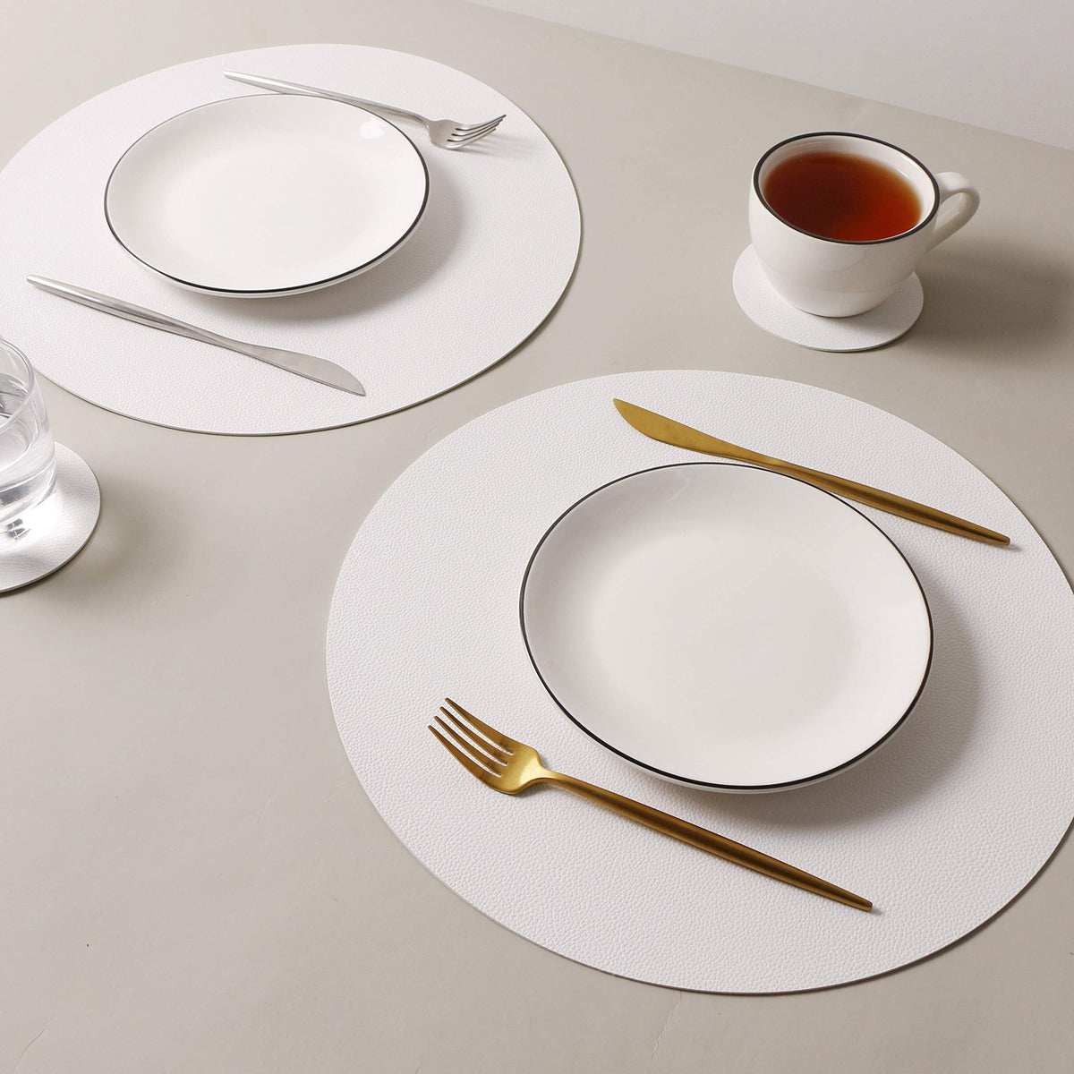 Wipeable Placemats and Coasters Leather Table Mats Waterproof Heat-Resistant Easy to Clean for Dining Table Set Kitchen Table Set of 4, White