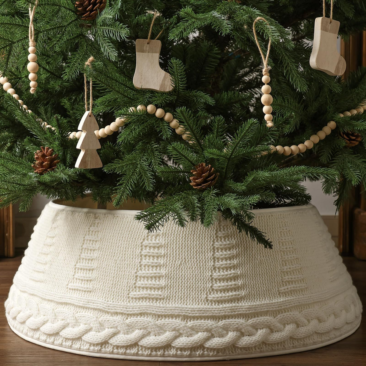 Knitted Christmas Tree Collar: Cream Chunky Cable Knit Christmas Tree Collar for Artificial Trees, Size Adjustable Rustic Farmhouse Tree Ring Skirt for Merry Christmas Holiday Home Decor Party Gifts