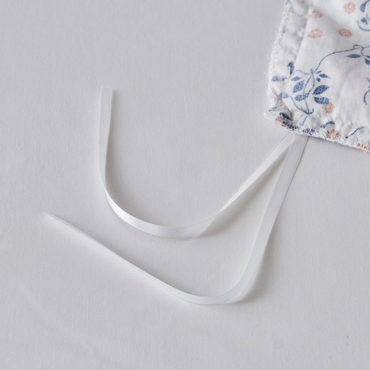 SUSYBAO Burnt Orange Floral Duvet Cover Queen 100% Cotton 3 Pcs Set 1 Farmhouse White Ruffled Duvet Cover with Zipper Ties 2 Pillow Shams Garden Blue Flower Bedding Set Soft