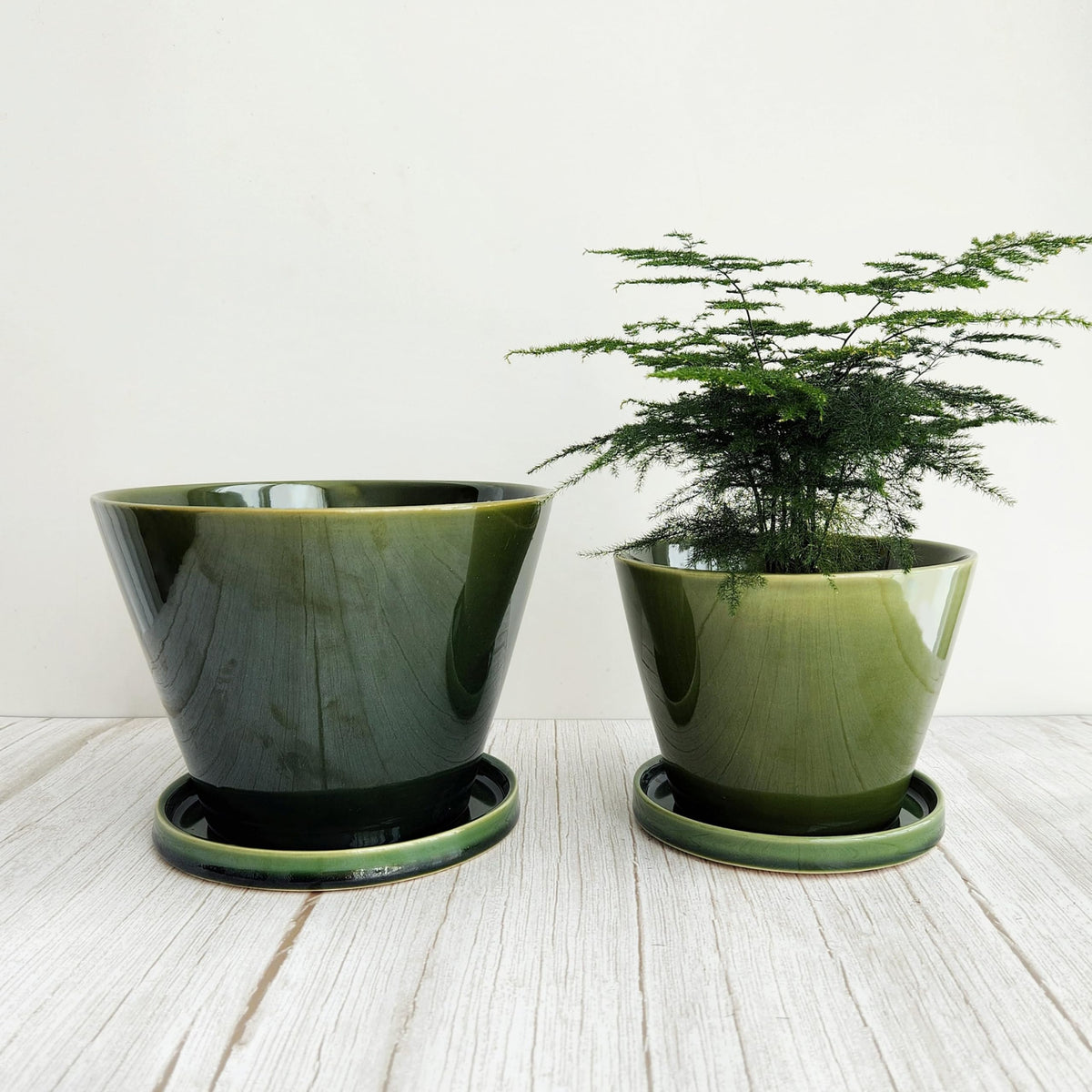 Wavy Studio Glazed Gradient Color Ceramic Planter with Drainage Hole & Saucer for Indoor Tropical Plants, Green Reactive Glaze Plant Pot (Emerald Green, 6")