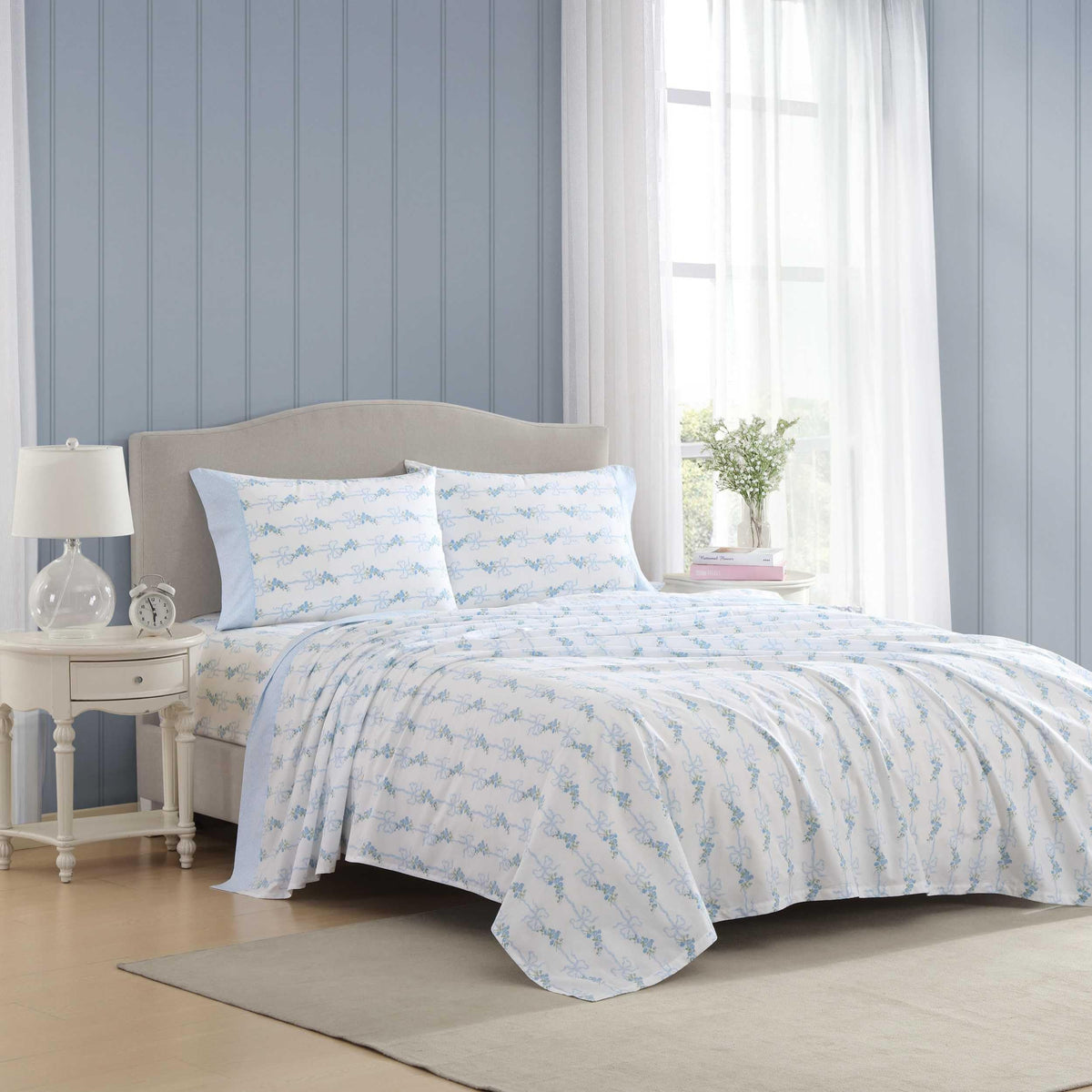 Laura Ashley - King Sheet Set, Soft & Breathable Cotton Percale Bedding with Deep Pocket, 200 Thread Count, Bed Sheets with Fitted Sheet & Matching Pillowcases (Floral Ribbon Blue)