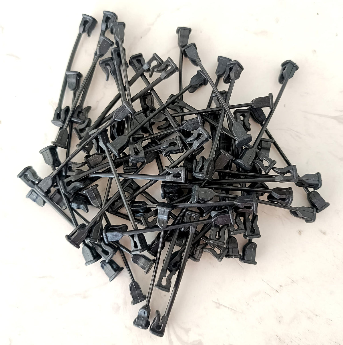 Plastic Vines ClipTomato, Grape, Raspberry, Kiwi Vine Clip Garden Plant Support Clip Vegetable Fixed Hook Plant Lock Tomato, Grape, Raspberry, Kiwi Vine Buckle Suitable for 9#-12# Thread(200 PCS)