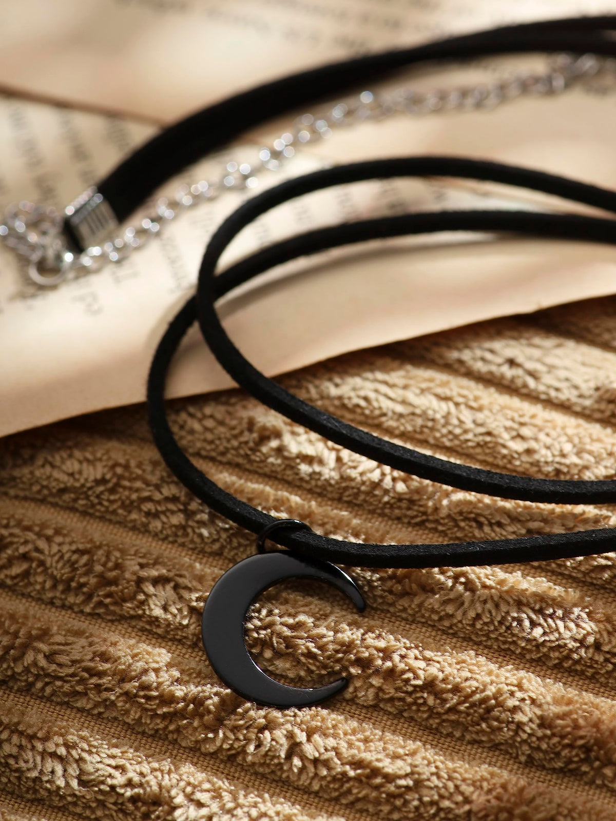 Sacina Gothic Boho Layered Black Crescent Moon Choker, Moon Necklace for Women, Gothic Emo Grunge Necklace, Goth Jewelry, Christmas Jewelry Gift for Women