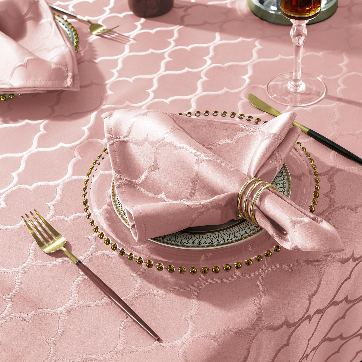 SASTYBALE Tablecloth Rectangle Jacquard Table Cloth Polyester Spill Proof Wrinkle Resistant Table Cover for Kitchen Dining Valentine's Day Decoration (52" x 70" (4-6 Seats), Pink)