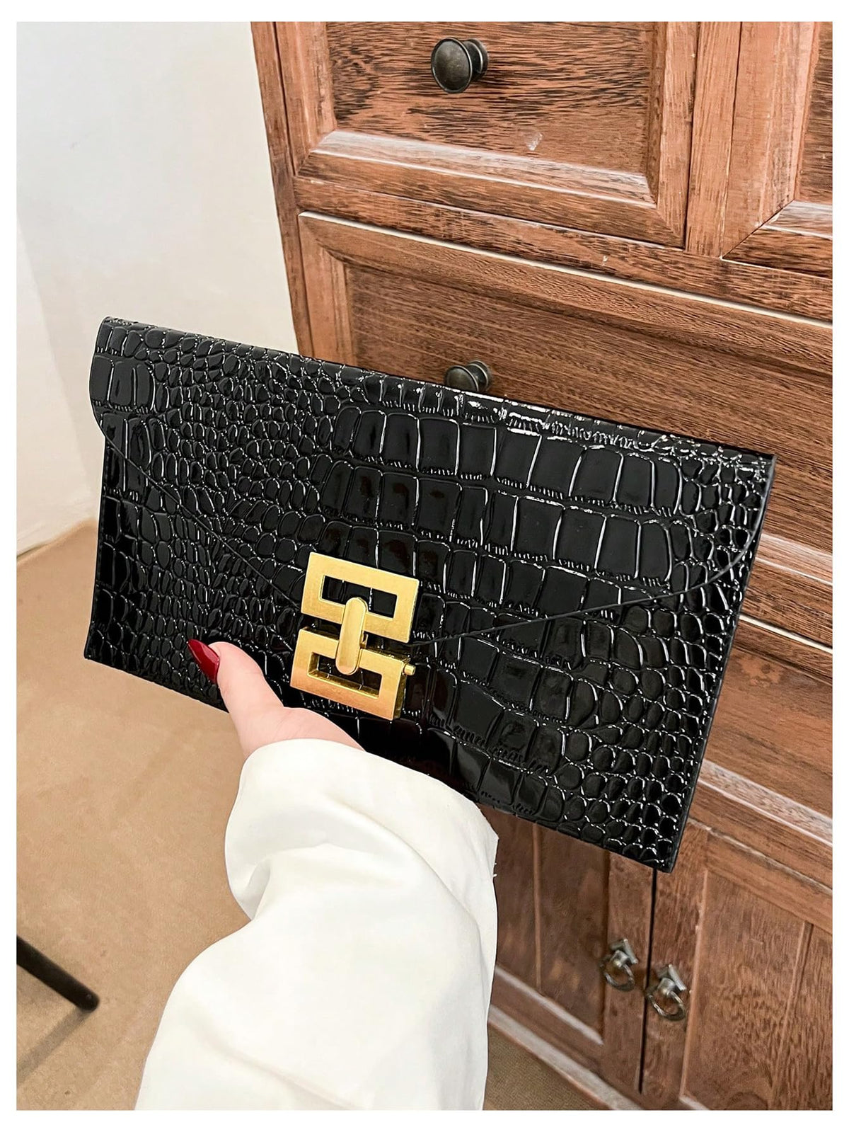Verdusa Women's Clutch Evening Bags Trendy Envelope Handbags Metallic Purses Black a One Size