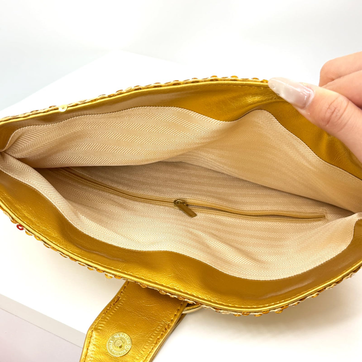 Evening Clutch Bag for Women, Sequin/Patent Leather/Woven PU Leather Clutch with Metal O-Ring Buckle Closure (Gold Sequin)