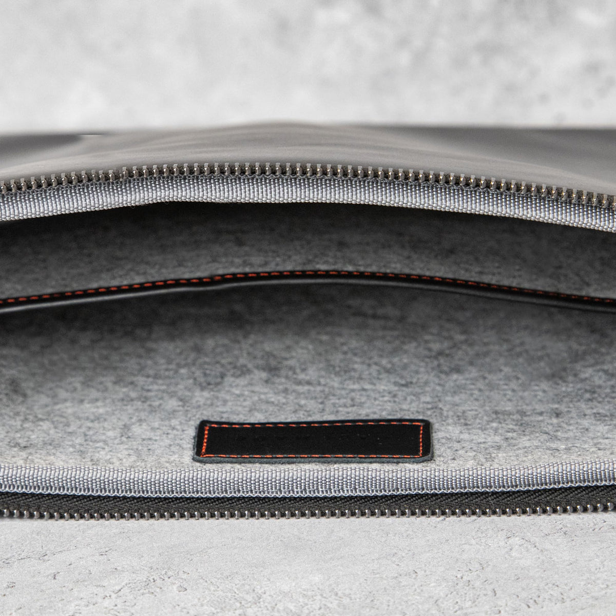 Casemade Real Leather Laptop Case/Zipped Folio Bag with Inner Pocket & Wool Lining Compatible with Apple MacBook, HP, Dell, Asus, Levovo (14 Inch - Black)