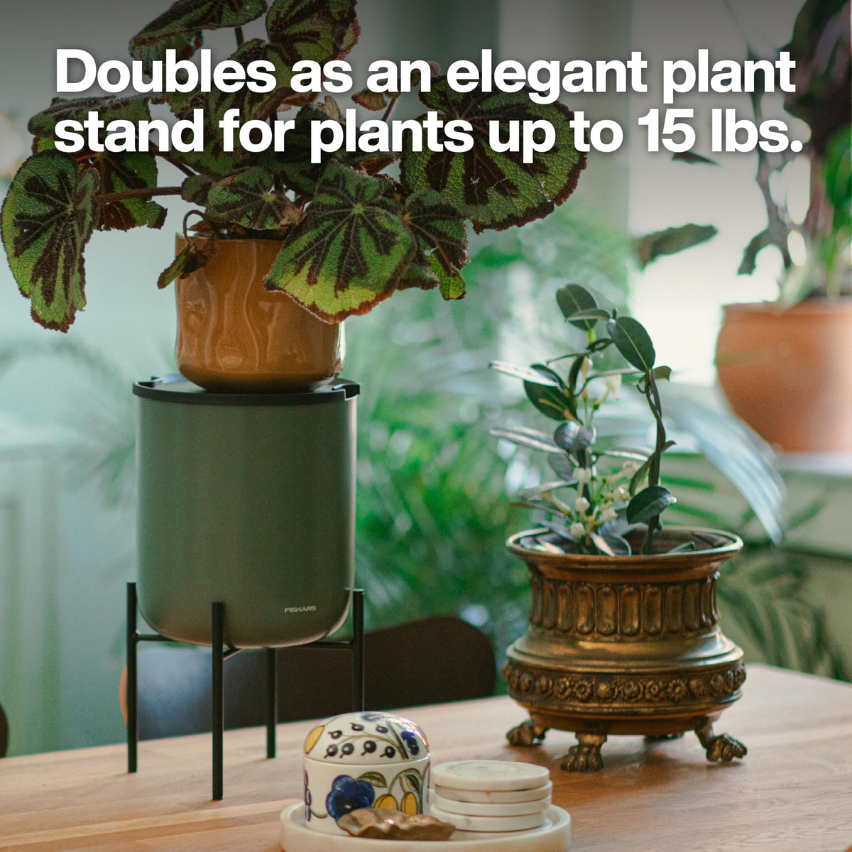 Fiskars LifeWell Watering System for Houseplants, Self-Watering Indoor Plant Stand with Siphon Action, Waters Up to 6 Plants, 33" Reach