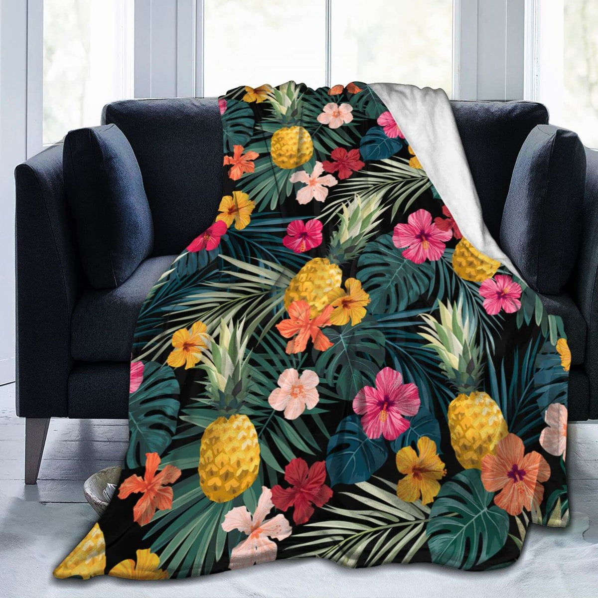 Perinsto Palm Leaves Hibiscus Flowers Hawaii Throw Blanket Ultra Soft Warm All Season Tropical Pineapples Fruit Decorative Fleece Blankets for Bed Chair Car Sofa Couch Bedroom 50"X40"