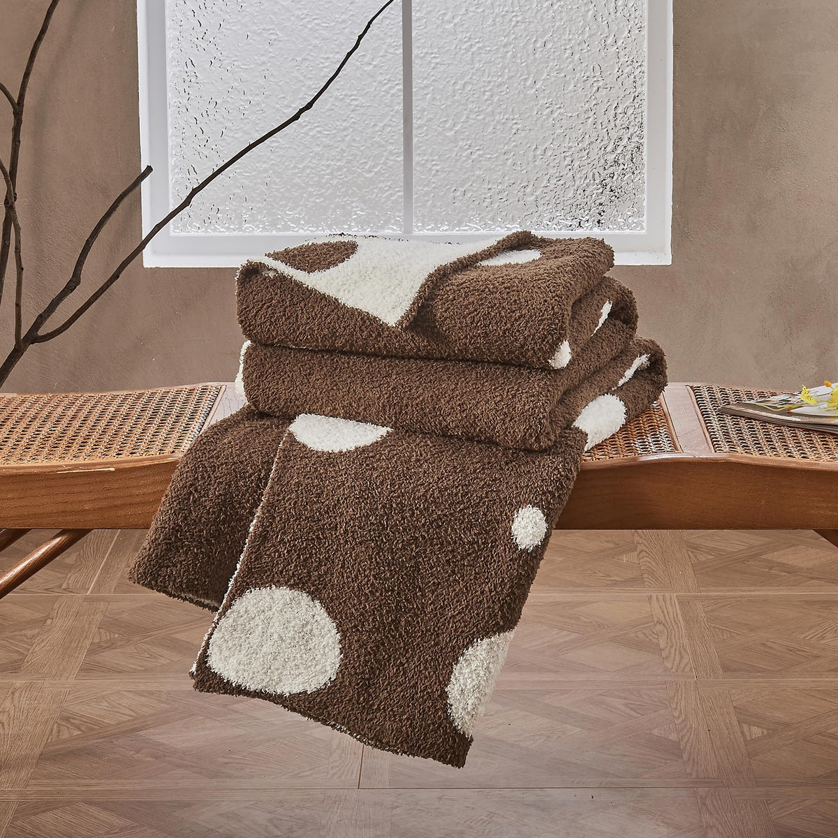 Douceur Polka Dot Throw Blanket for Couch Sofa Bed, Reversible Cozy Fluffy Super Soft Bedroom Blanket, Plush Brown Throw Blanket, 60×80 inches