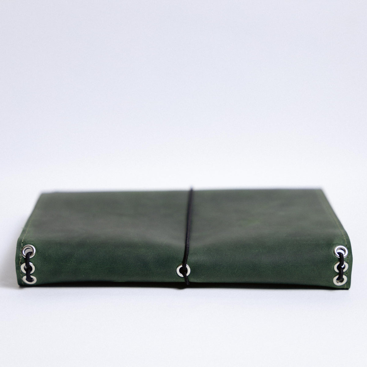 TORAKIP Leather A5 Notebook Cover – Refillable Journal Cover with Pen Holder & Card Slots, Handmade Leather Notebook Case, Fits A5 Notebooks (Paper Not Included), Green