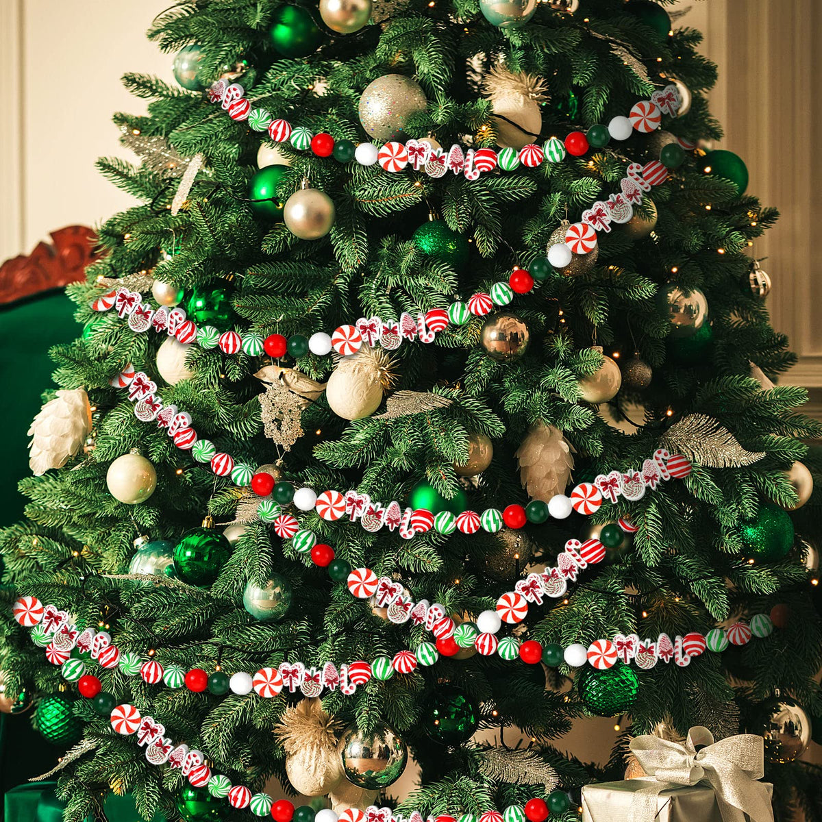 Qunclay 200 Pcs Christmas Beads for Crafts Wooden Christmas Beads Red Green and White Peppermint Candy Cane for Jewelry Making Holiday DIY Garland Party Tree Hanging Home