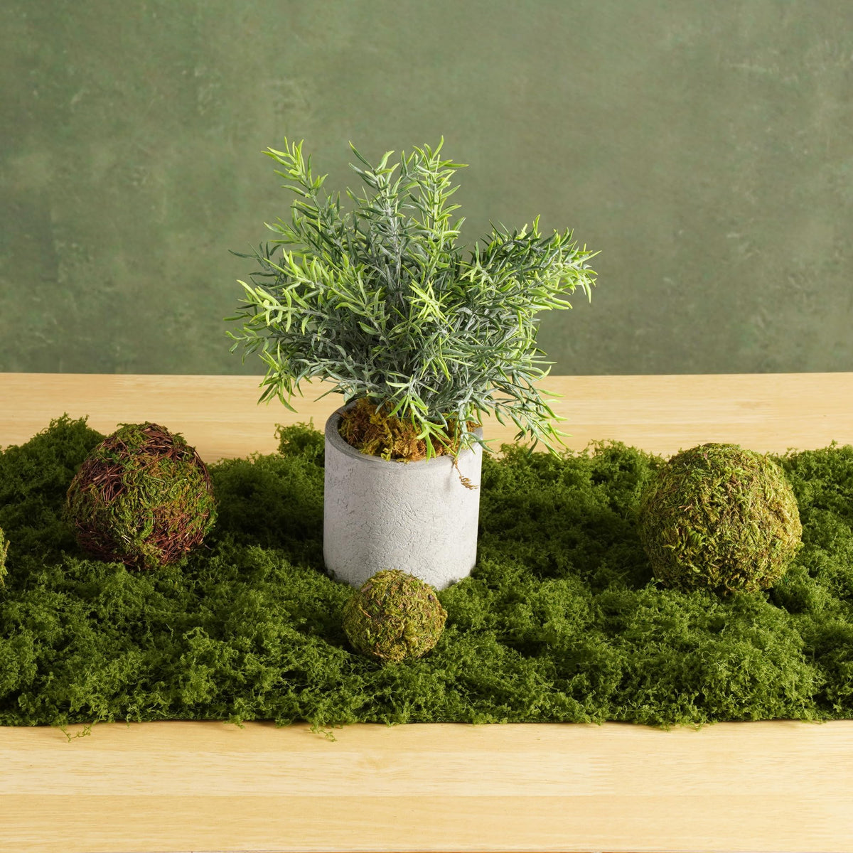 BYHER Fake Moss Mat Artificial Moss Roll - 12" x 71"Cloud Soft Feel Moss Table Runner for Decor, Faux Grass Mat for Crafts, DIY Fairy Garden, Wedding & Party Decorations (Realistic Green: 30x180cm)