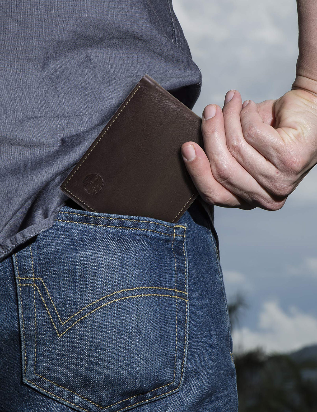 Timberland Men's Wellington Leather Rfid Bifold Commuter Security Wallet, brown, One Size