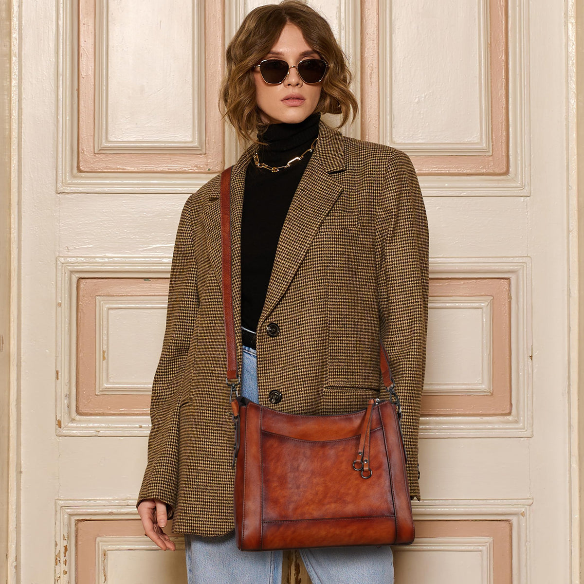 Iswee Leather Crossbody Bags for Women Shoulder Purse Medium Hobo Genuine Leather Satchel Purses and Handbags (Light Brown)