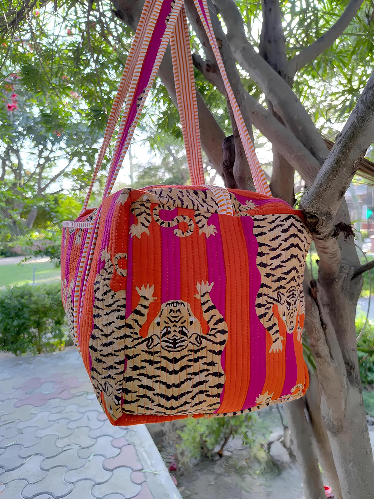 INDACORIFY Cotton Tiger Print Quilted Duffle Bags Large Size Beautiful Print Weekender Bags Handmade Shoulder Travel Overnight Trip Yoga Bag