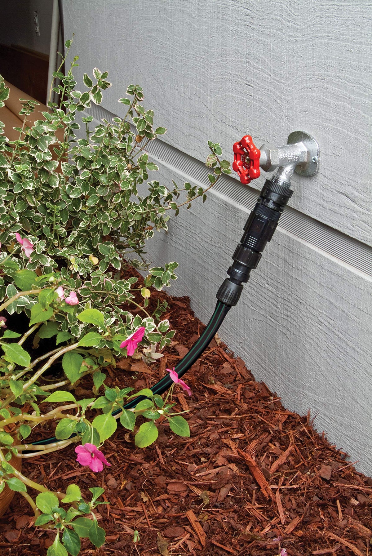 Rain Bird FCKIT-1PK Drip Irrigation Easy Fit Faucet Connection Kit for 1/2" Tubing, Includes Pressure Regulator and Filter