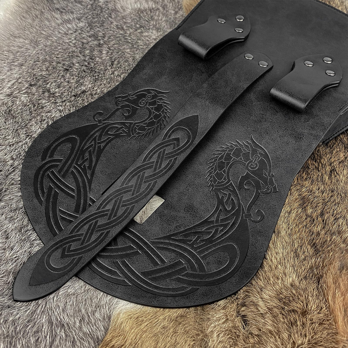 HiiFeuer Viking Embossed Langskip Belt Pouch, Medieval Faux Leather Flap Saddle Side Bag Purses, Retro Portable Belt Bag (Black A)