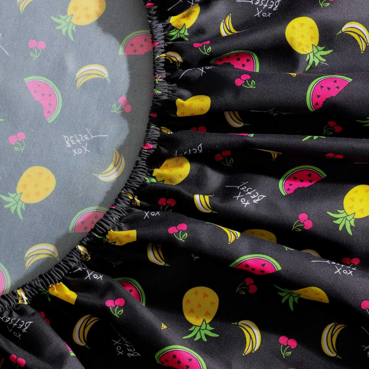 Betsey Johnson - Queen Size Sheet Set, Ultra-Soft Bedding with Smooth & Breathable Feel, Deep Pockets, Bed Sheets with Matching Fitted Sheet & Pillowcases (Fruits Toss Pink)